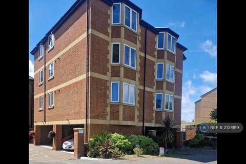 1 bedroom flat to rent, Broadway, Sheerness, ME12