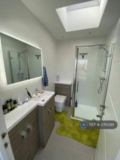 3 bedroom penthouse to rent, Cameron Court, London, E12