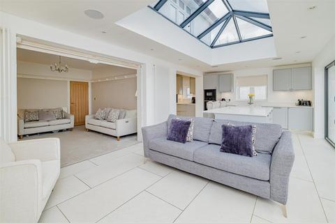 4 bedroom detached house for sale, 64 Kenwood Drive, Shrewsbury, SY3 8SY