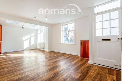 3 bedroom flat to rent, Aldershot Road, Church Crookham, Fleet, GU52