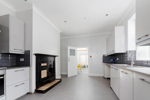 2 bedroom terraced house to rent, Otterburn Terrace, Newcastle Upon Tyne