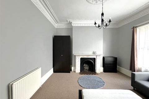 2 bedroom terraced house to rent, Otterburn Terrace, Newcastle Upon Tyne