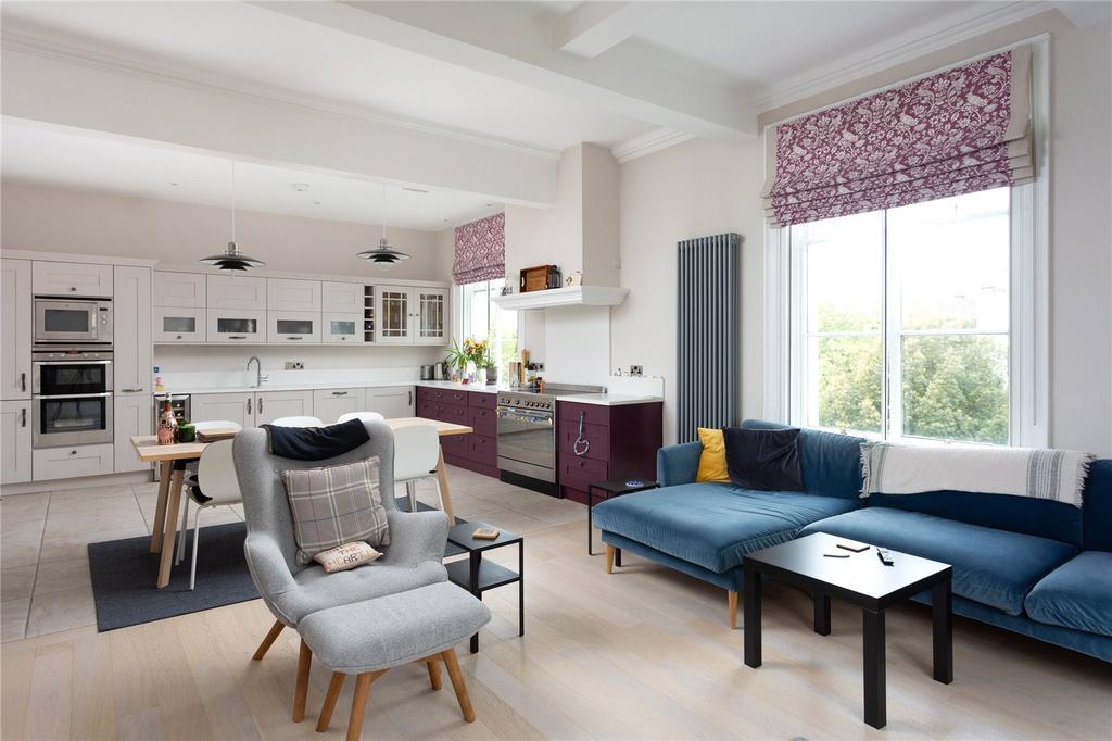 Kitchen/Living Area