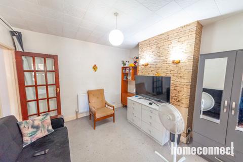 3 bedroom terraced house for sale, Weald Way, Romford RM7