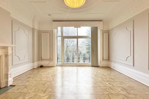Studio to rent, Parsifal Road, London