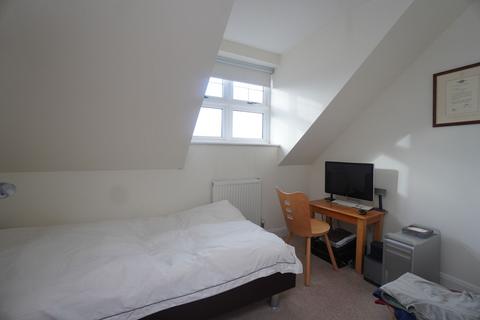 2 bedroom flat for sale, Priory Road, High Wycombe HP13