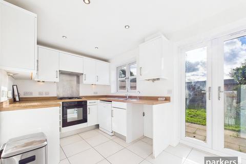 2 bedroom terraced house to rent, Coniston Close, Reading RG5