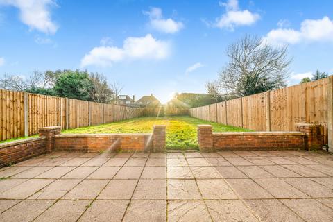 4 bedroom semi-detached house for sale, Bushy Hill Drive, Surrey GU1