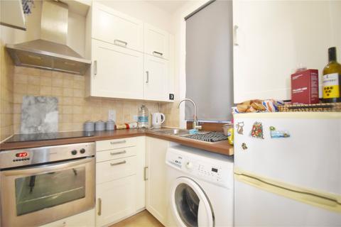 Studio to rent, Welldon Crescent, Harrow HA1