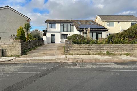 4 bedroom detached house for sale, Rest Bay Close, Porthcawl CF36