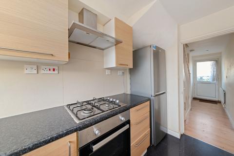 3 bedroom house to rent, 146 Garrendon Road, Lodon, Surrey, SM4 6NE