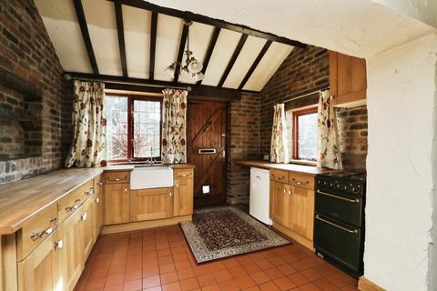 2 bedroom end of terrace house to rent, Sheffield Road, Worksop S81