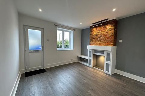 3 bedroom terraced house to rent, Ufton Lane, Sittingbourne ME10
