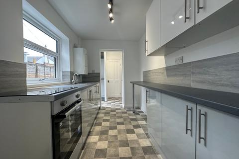 3 bedroom terraced house to rent, Ufton Lane, Sittingbourne ME10