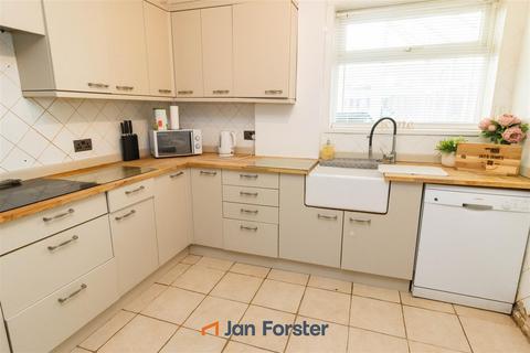 3 bedroom townhouse for sale, Netherton Avenue, North Shields