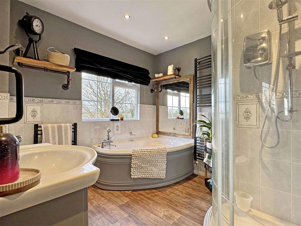 Family Bathroom.jpg