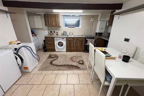 undefined, Crossley Street, Queensbury