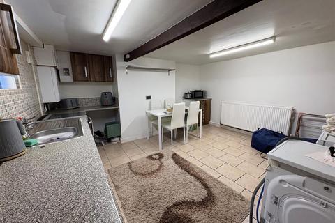 undefined, Crossley Street, Queensbury