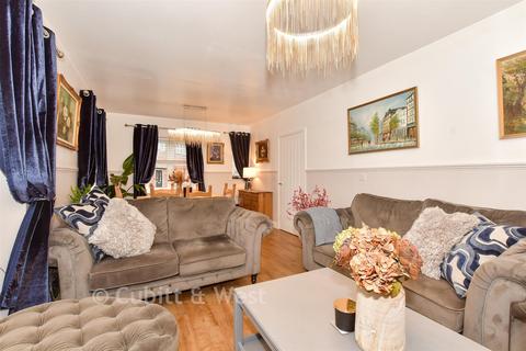 undefined, Centenary Road, Horsham RH13