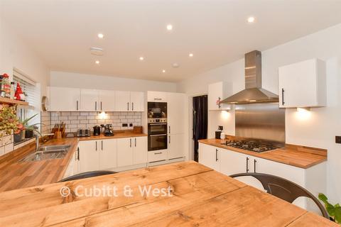 undefined, Centenary Road, Horsham RH13