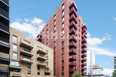 2 bedroom apartment to rent, Bowline House, Heron Wharf, London, E14