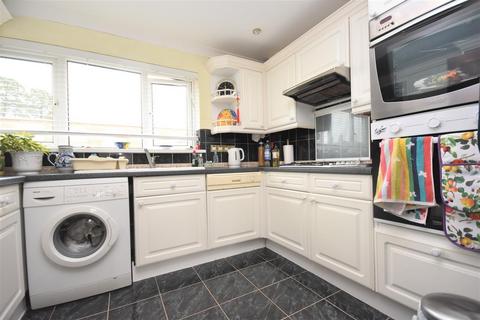 3 bedroom apartment for sale, 12 Albany Court, Beach Road, Penarth, CF64 1JU