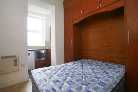 Studio to rent, Quex Road, West Hampstead NW6, London