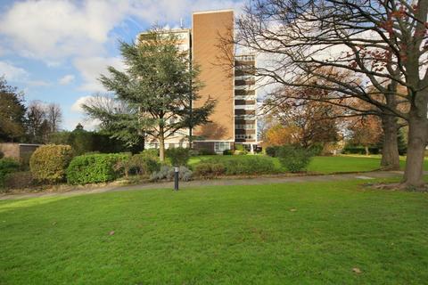 2 bedroom flat for sale, The Knoll, W5