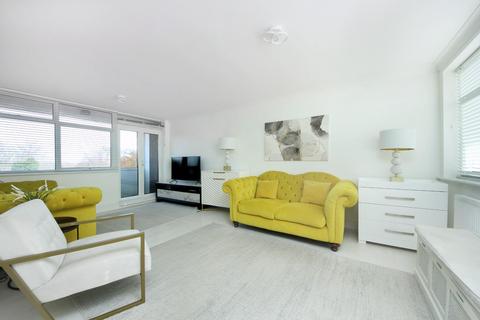 2 bedroom flat for sale, The Knoll, W5