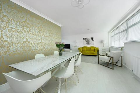 2 bedroom flat for sale, The Knoll, W5