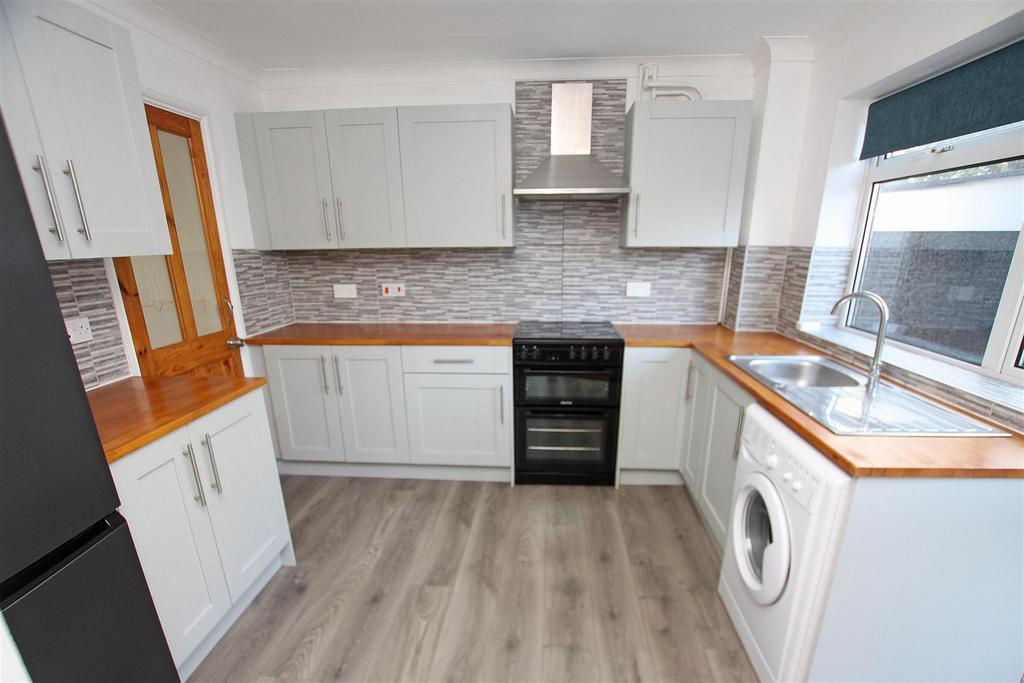 Kitchen c.jpg