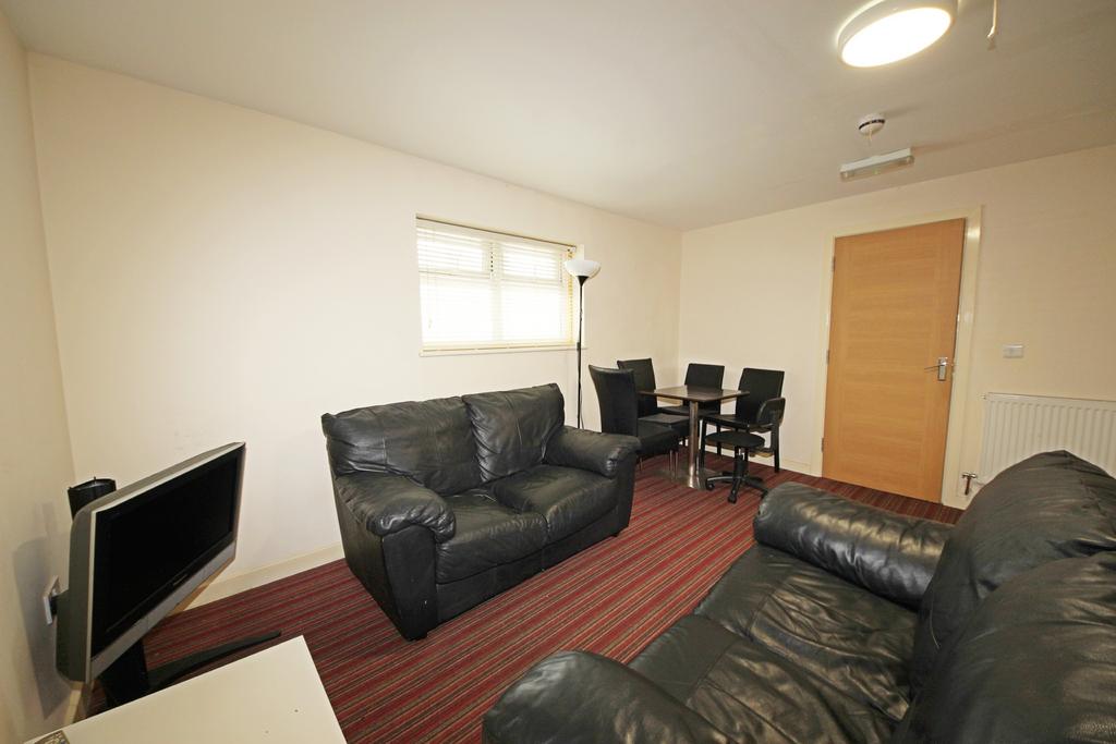 Lounge/Kitchen