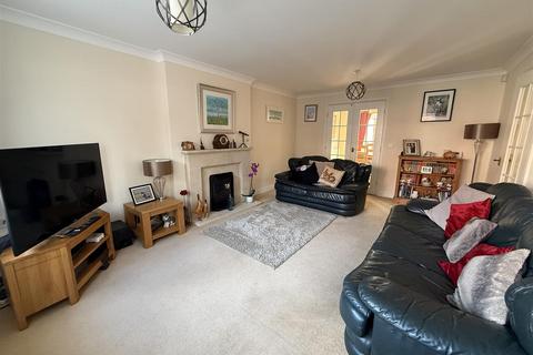 4 bedroom detached house for sale, Blueberry Way, Swadlincote DE11