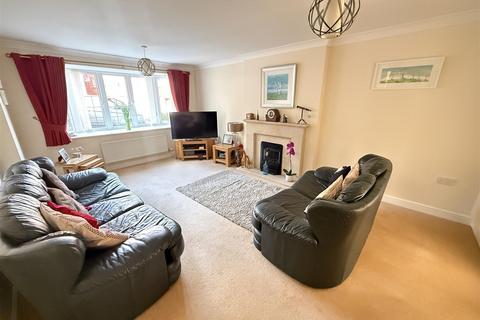 4 bedroom detached house for sale, Blueberry Way, Swadlincote DE11