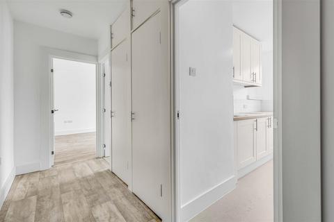 1 bedroom flat for sale, Keswick Road, London