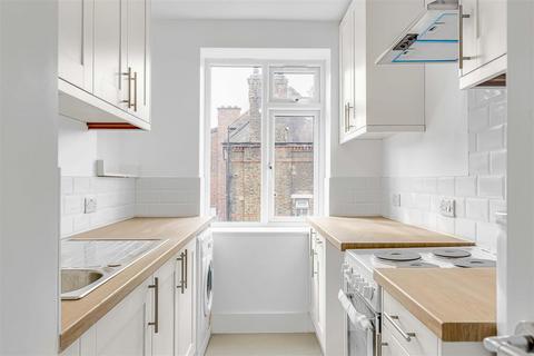 1 bedroom flat for sale, Keswick Road, London
