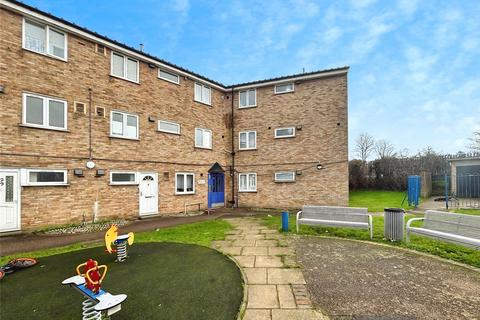 2 bedroom flat to rent, Tangmere Close, Kent ME7