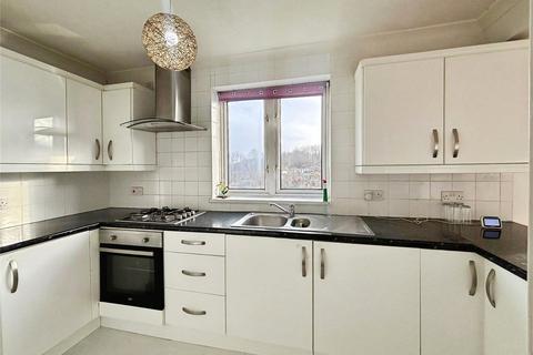 2 bedroom flat to rent, Tangmere Close, Kent ME7