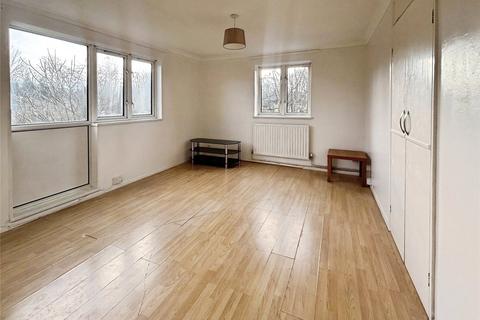 2 bedroom flat to rent, Tangmere Close, Kent ME7