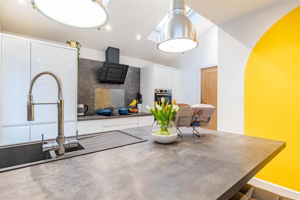 Lounge/Kitchen