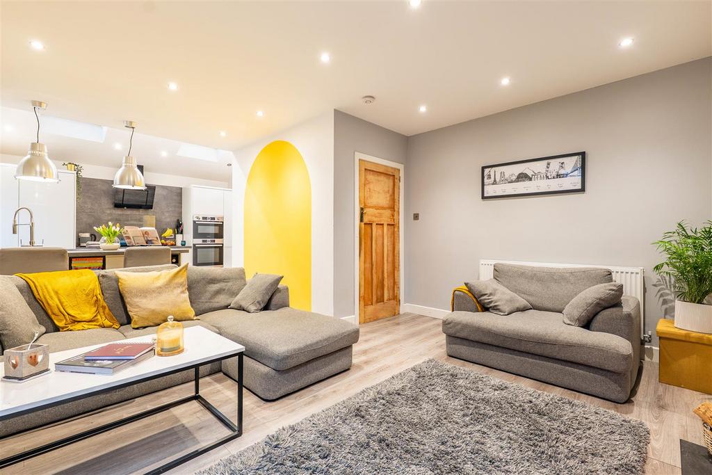 Lounge/Kitchen
