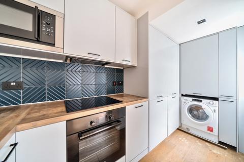 1 bedroom flat to rent, Limes Grove, London, SE13
