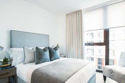 3 bedroom apartment to rent, Charles Clowes Walk, London SW11