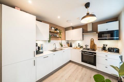 2 bedroom maisonette for sale, Worple Road, London SW19