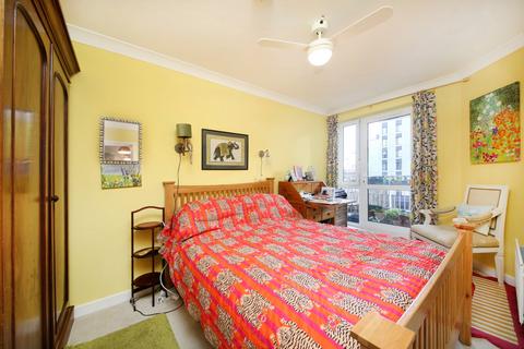 2 bedroom flat for sale, Mendip Court, Chatfield Road, London