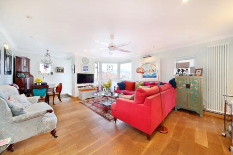 2 bedroom flat for sale, Mendip Court, Chatfield Road, London