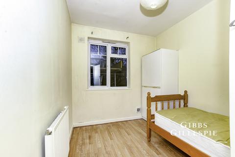 2 bedroom flat to rent, Minehead Court, Rayners Lane, HA2