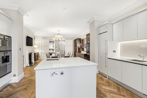 6 bedroom terraced house to rent, Chesterfield Hill, Mayfair, London