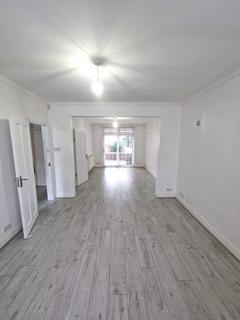 3 bedroom terraced house to rent, London NW9