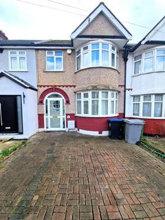 3 bedroom terraced house to rent, London NW9